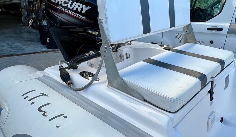 Ab inflatables nautilus 12 dlx rib