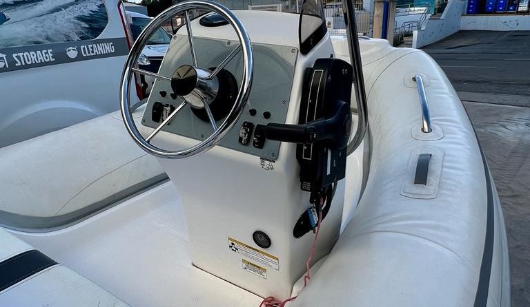 Ab inflatables nautilus 12 dlx rib