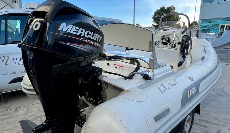 Ab inflatables nautilus 12 dlx rib