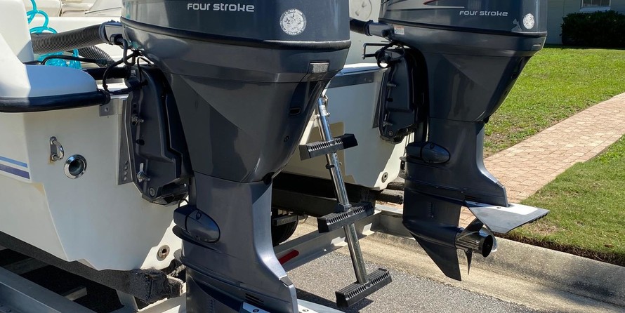 Twin vee 26 family fisherman