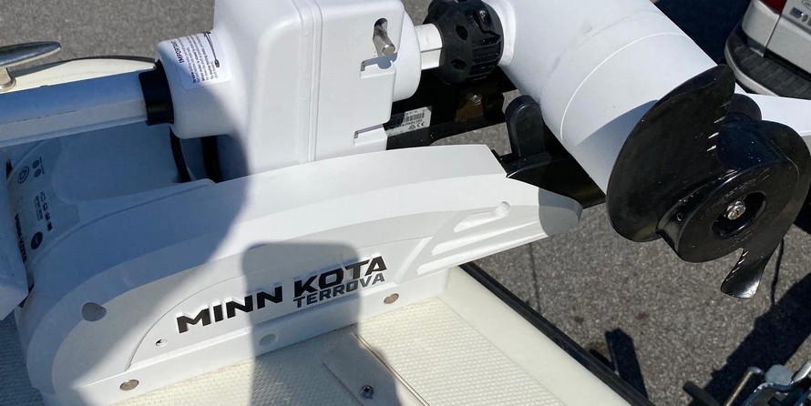 Twin vee 26 family fisherman