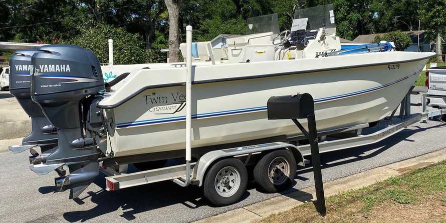 Twin vee 26 family fisherman