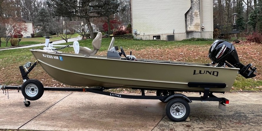 Lund Boats SSV 16