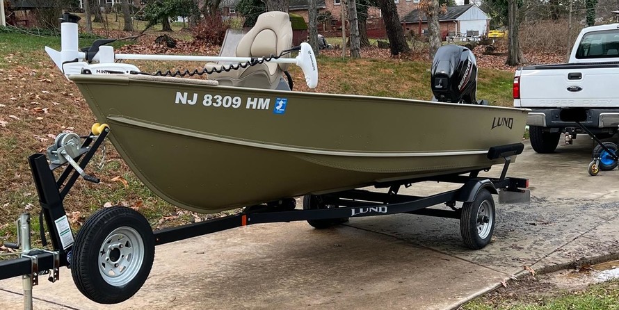 Lund Boats SSV 16