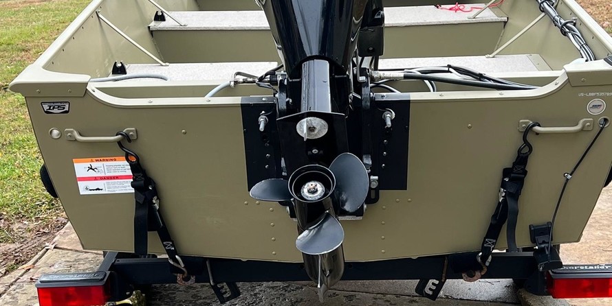 Lund Boats SSV 16