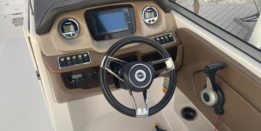 Chaparral 230 SunCoast