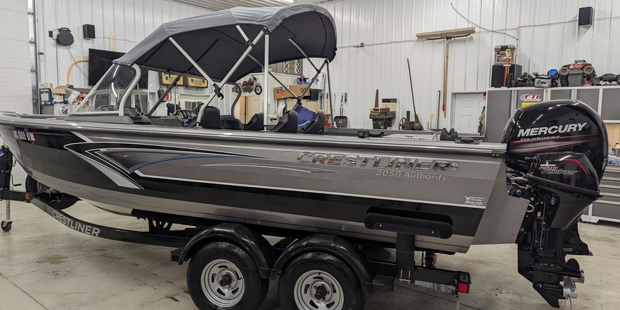 Crestliner 2050 Authority