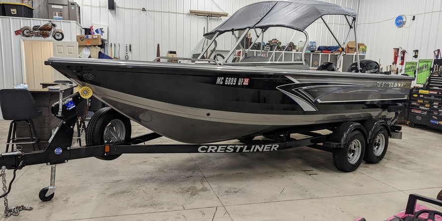 Crestliner 2050 Authority