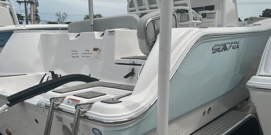 Sea Fox 228 Commander