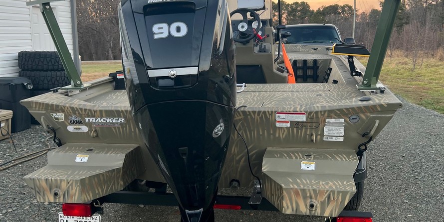 Tracker Grizzly 1860 CC