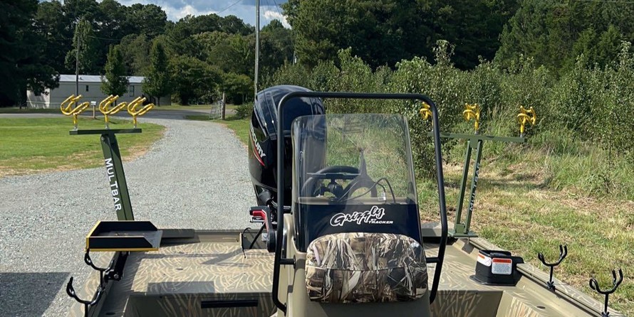 Tracker Grizzly 1860 CC