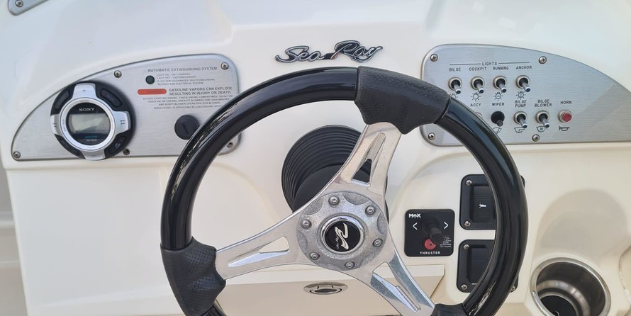 Sea Ray 255 Sundancer