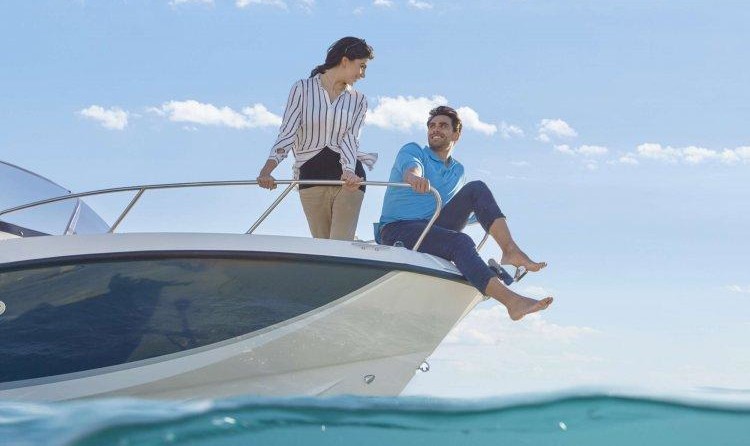 Quicksilver Activ 675 Sundeck