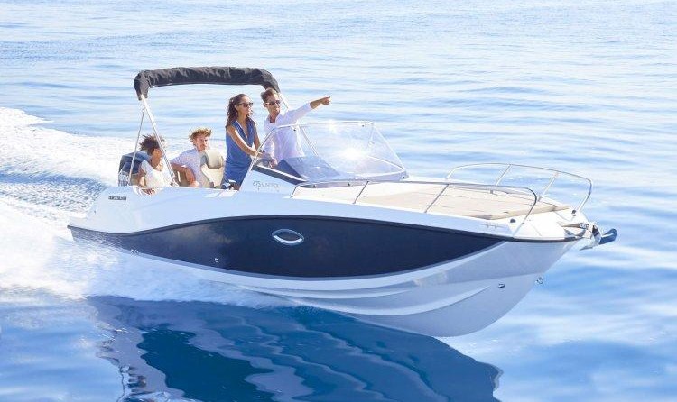 Quicksilver Activ 675 Sundeck