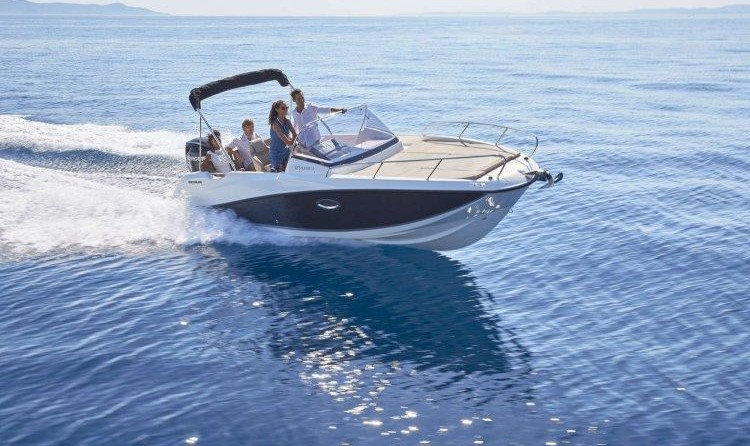 Quicksilver Activ 675 Sundeck