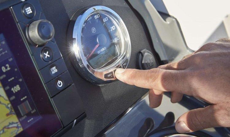 Quicksilver Activ 675 Sundeck