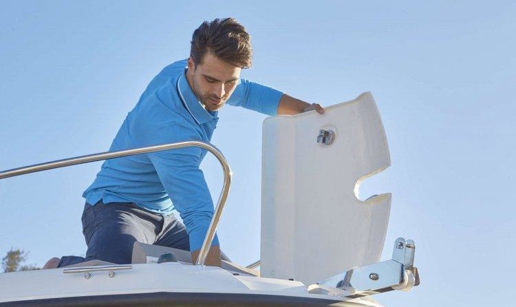 Quicksilver Activ 675 Sundeck