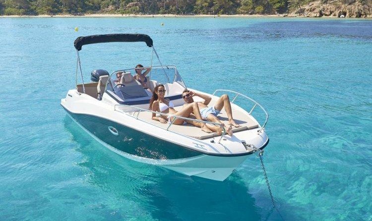 Quicksilver Activ 675 Sundeck