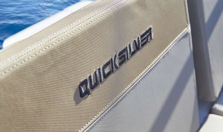 Quicksilver Activ 675 Sundeck