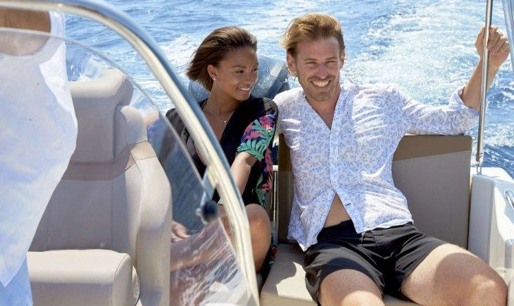 Quicksilver Activ 675 Sundeck