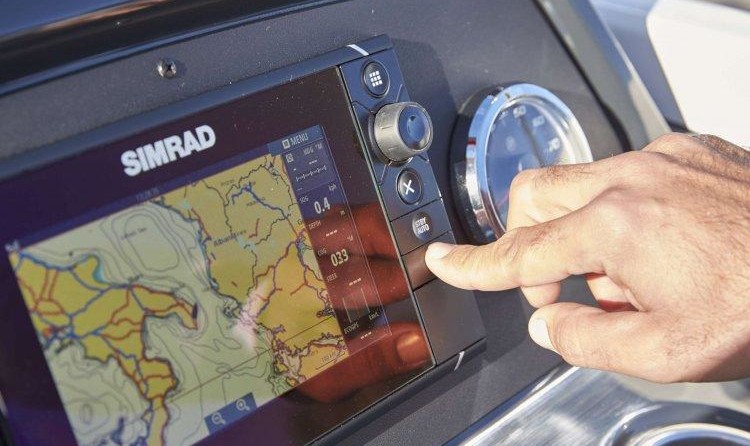 Quicksilver Activ 675 Sundeck