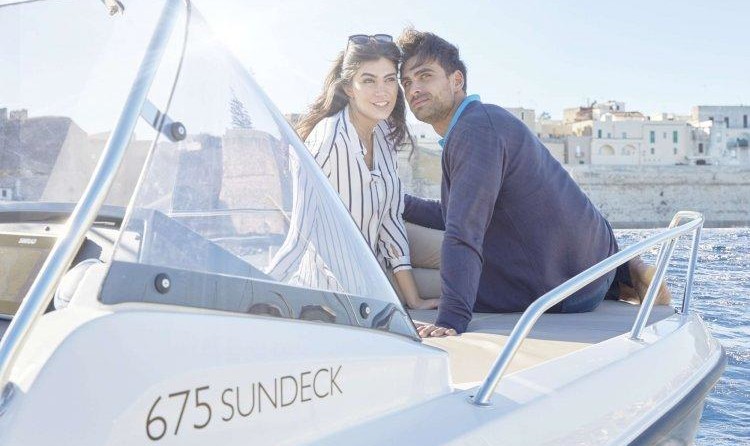 Quicksilver Activ 675 Sundeck