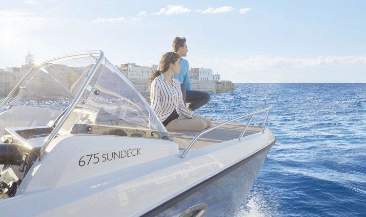 Quicksilver Activ 675 Sundeck