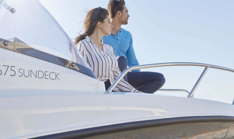Quicksilver Activ 675 Sundeck