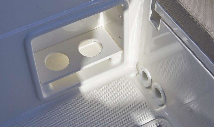 Quicksilver Activ 675 Sundeck