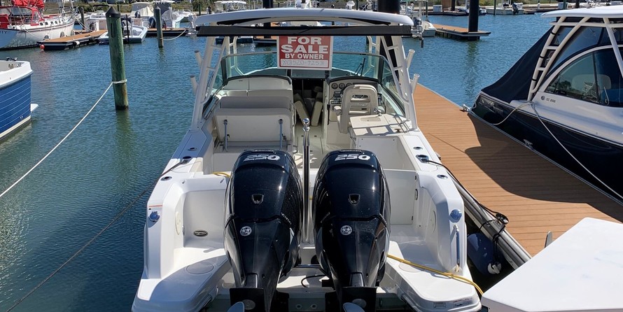 Boston Whaler 270 Vantage