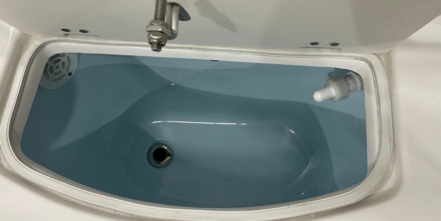 Robalo R222 Center Console