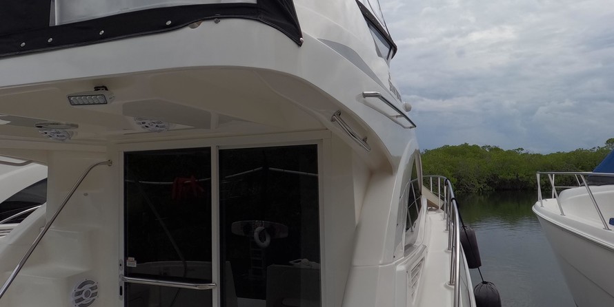 Sea ray sedan bridge