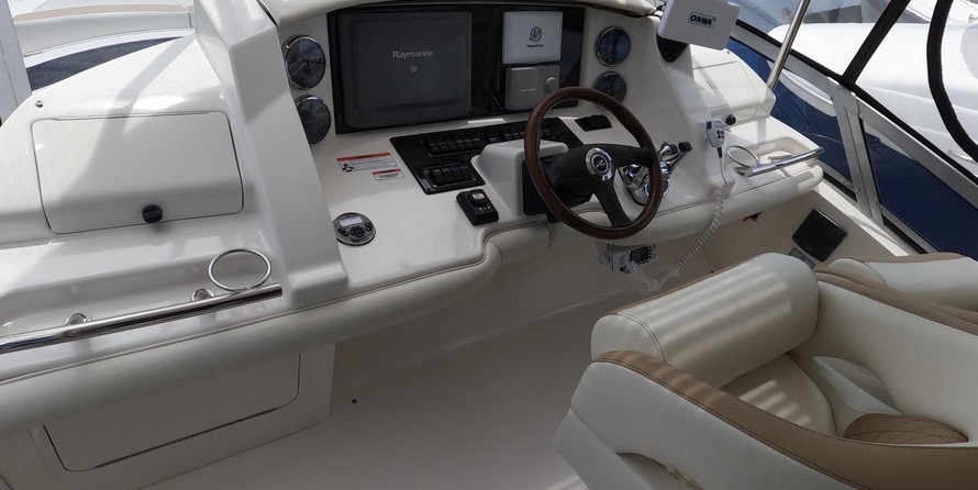 Sea ray sedan bridge