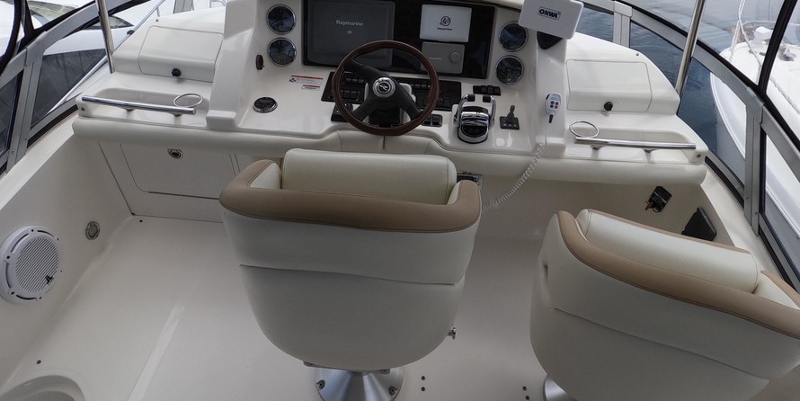 Sea ray sedan bridge