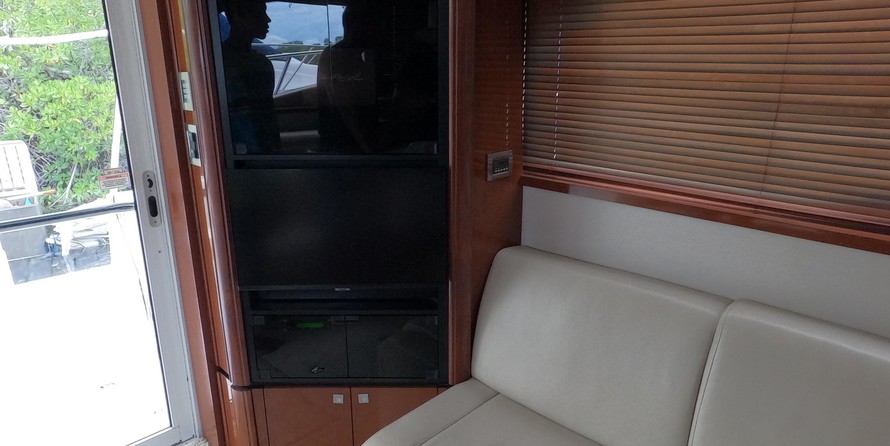 Sea ray sedan bridge