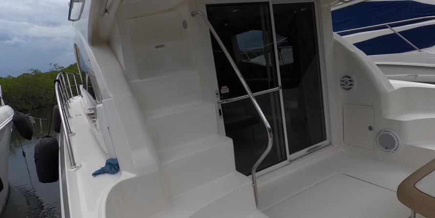 Sea ray sedan bridge