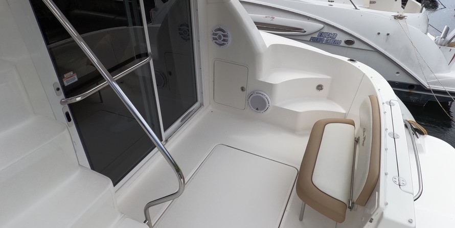 Sea ray sedan bridge