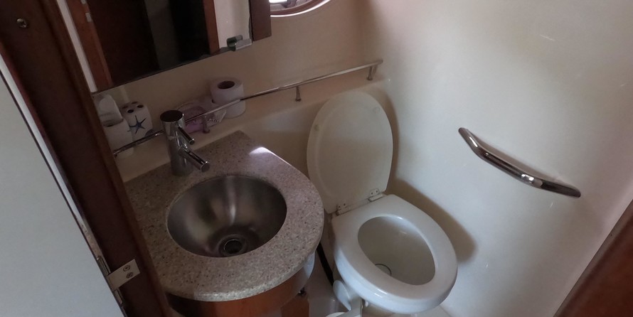 Sea ray sedan bridge