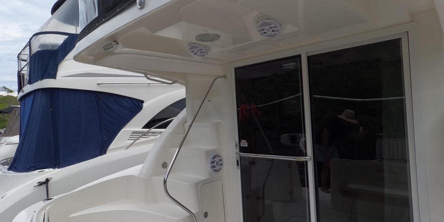 Sea ray sedan bridge