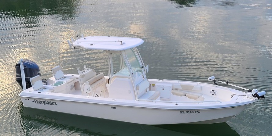Everglades 243 cc
