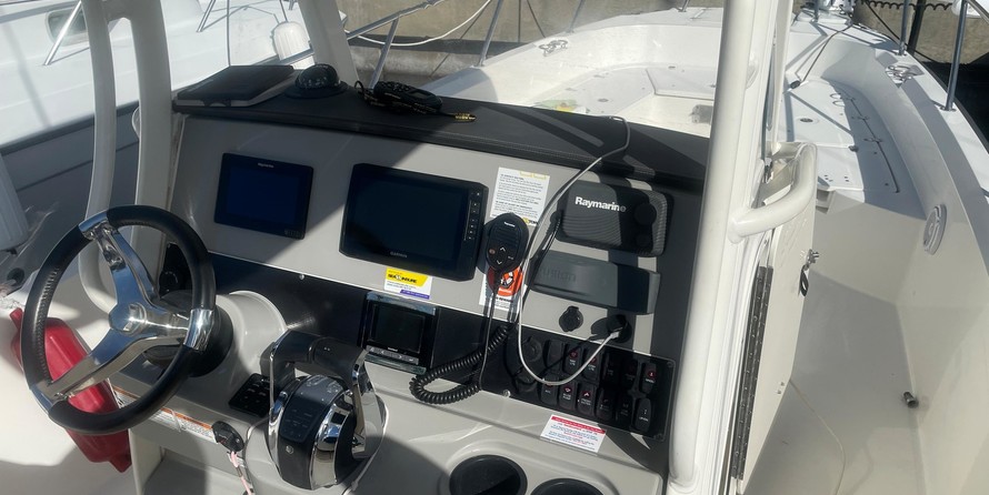 Boston Whaler 270 Dauntless