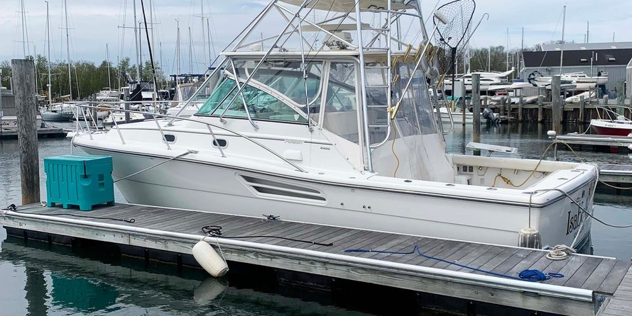 Pursuit 3400 offshore