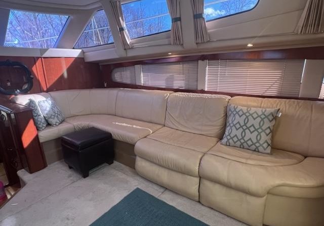 Carver 41 Cockpit Motor Yacht