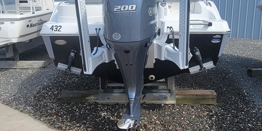 Nauticstar 2302 legacy