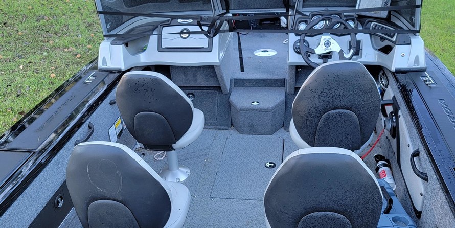 Tracker Targa V-18 WT