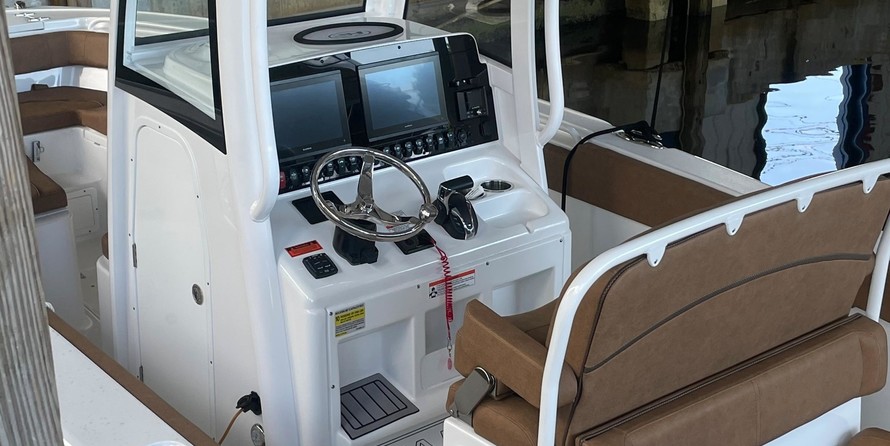 Sea Ray hunt ultra 211