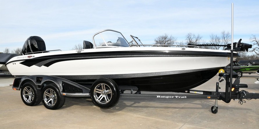 Everglades 230 cc w/ 250 verado