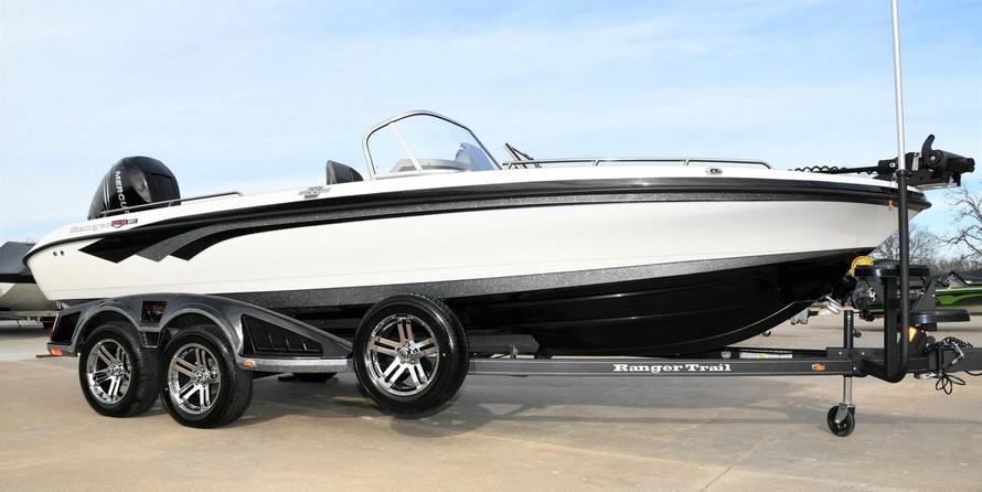 Everglades 230 cc w/ 250 verado