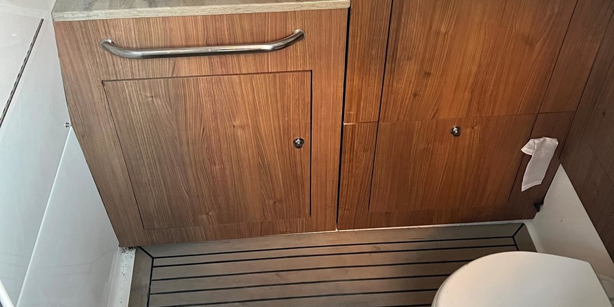 Boston Whaler 350 Outrage