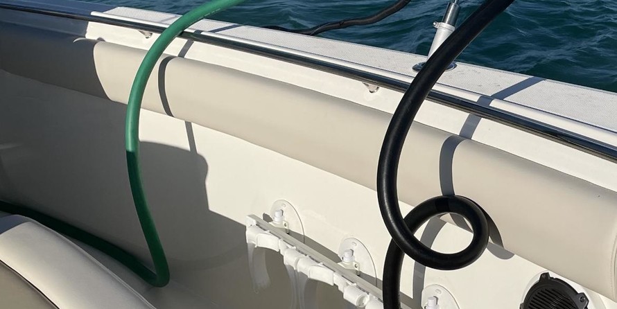 Boston Whaler 350 Outrage